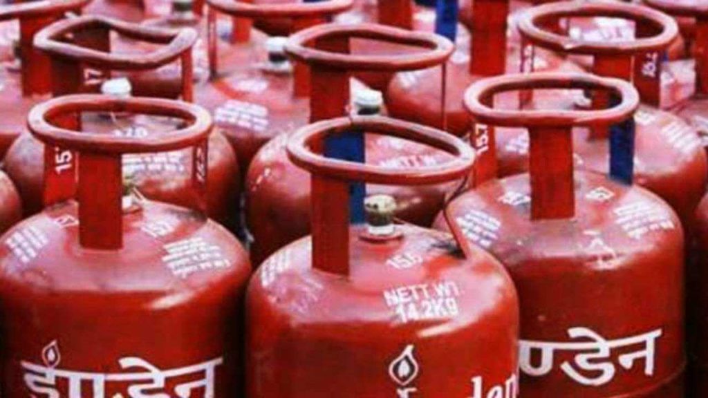 LPG Costlier By Rs 15 Per Cylinder