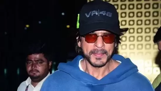 Shah Rukh Khan Amid News Of Injury, Fans Relieved
